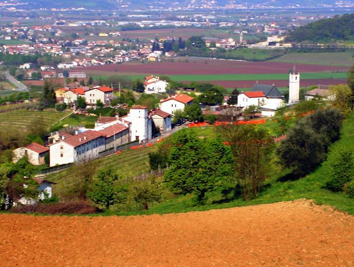 Agriturismo Al Moraro - da Polo ha aggiornato i suoi orari di lavoro.