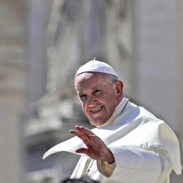 Intervista a Papa Francesco: «I soldi non si fanno con i soldi ma con il lavoro»