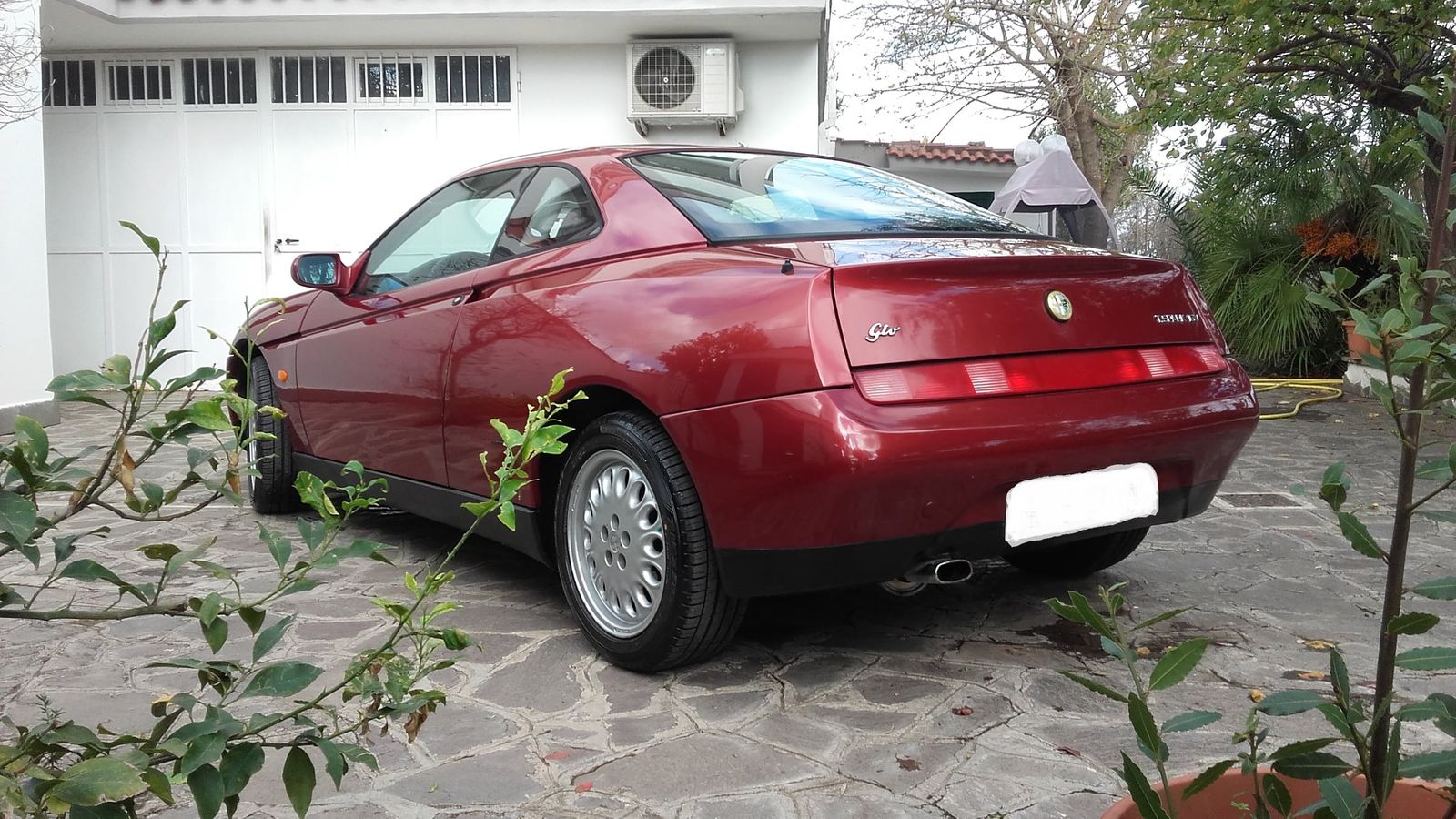 Alfa Romeo GTV 2.0i 16v T.S., unico proprietario, Euro 13.900,00.