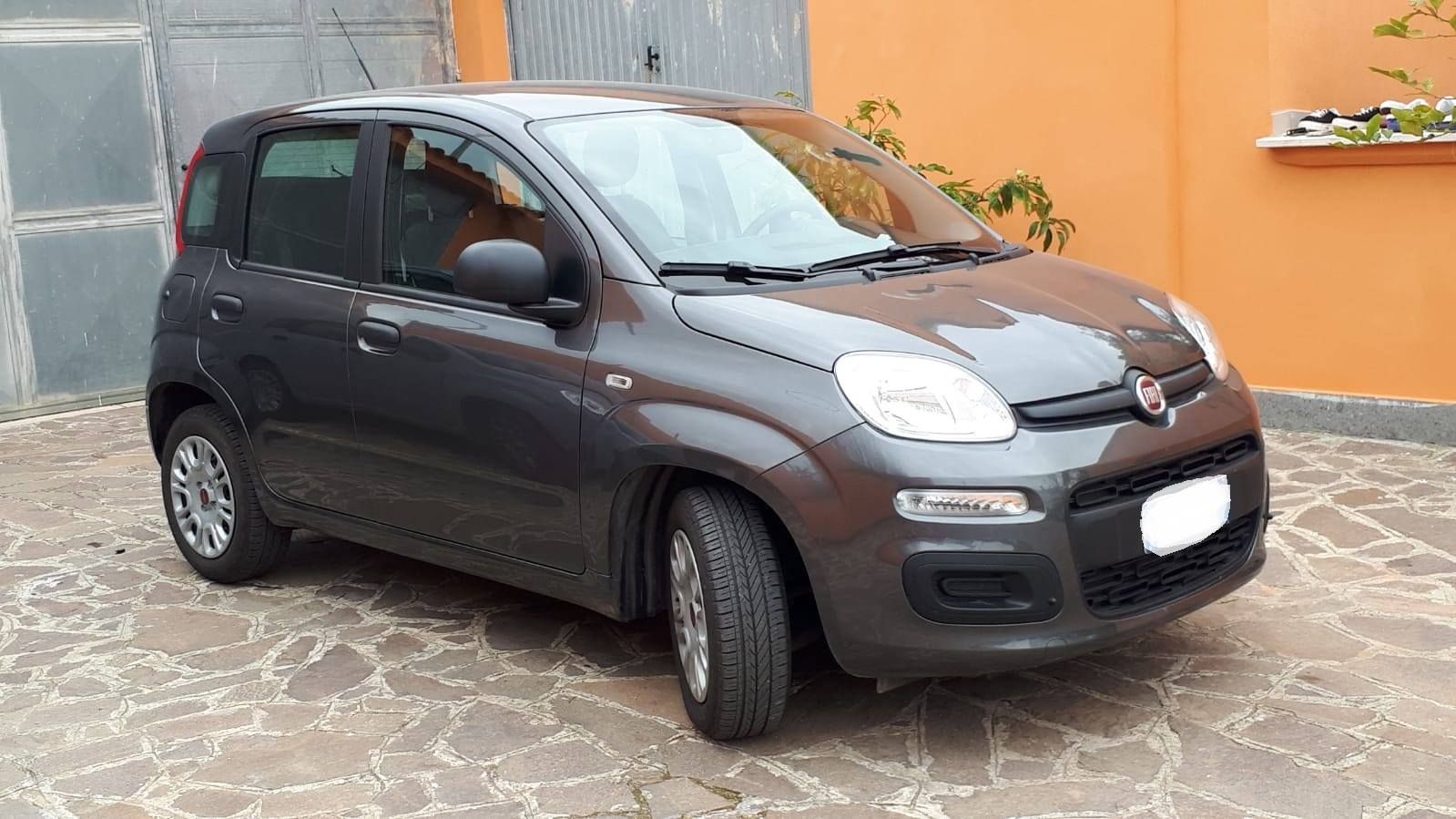 Fiat Panda Easy 1.2 69 CV solo 7400 km. Euro 8.200,00 + p.p.!